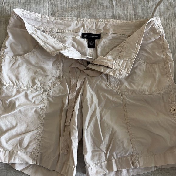 INC shorts - Picture 1 of 1